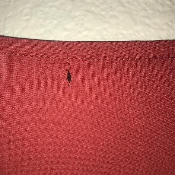 Red v-neck dress - Picture 3 of 3